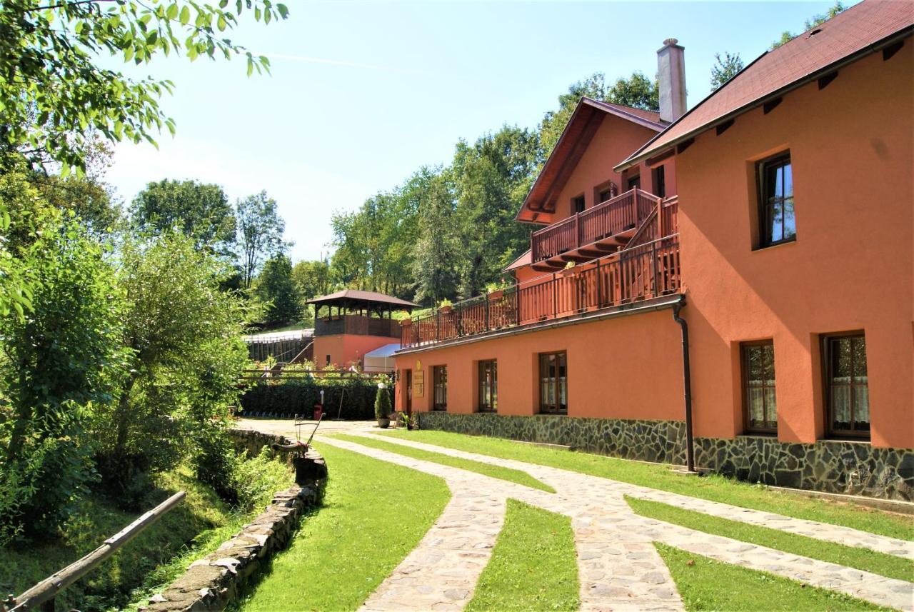 Liškův Mlýn Orlická přehrada Hotel Milesov Exterior foto
