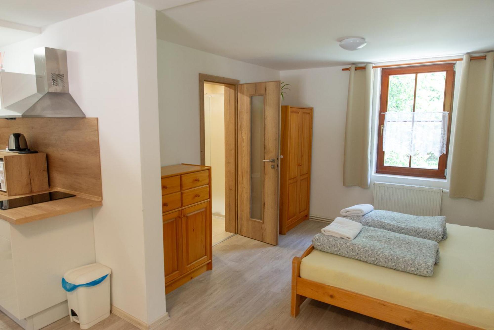 Liškův Mlýn Orlická přehrada Hotel Milesov Exterior foto